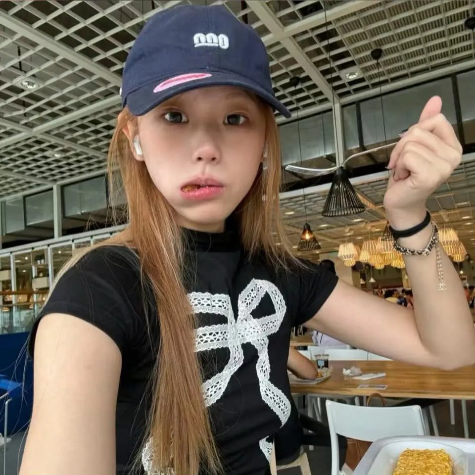 黑色树海